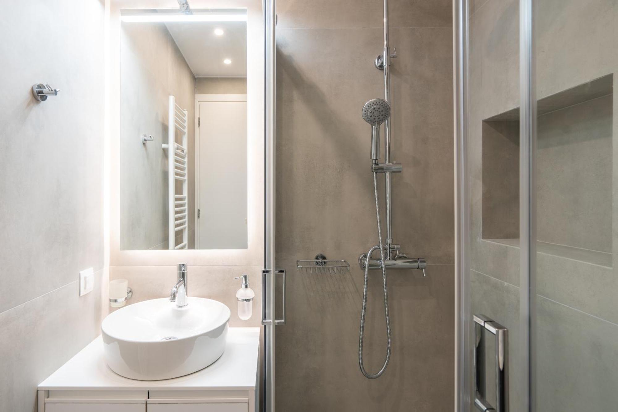 Luxury Apartment Next To The National Museum أثينا المظهر الخارجي الصورة