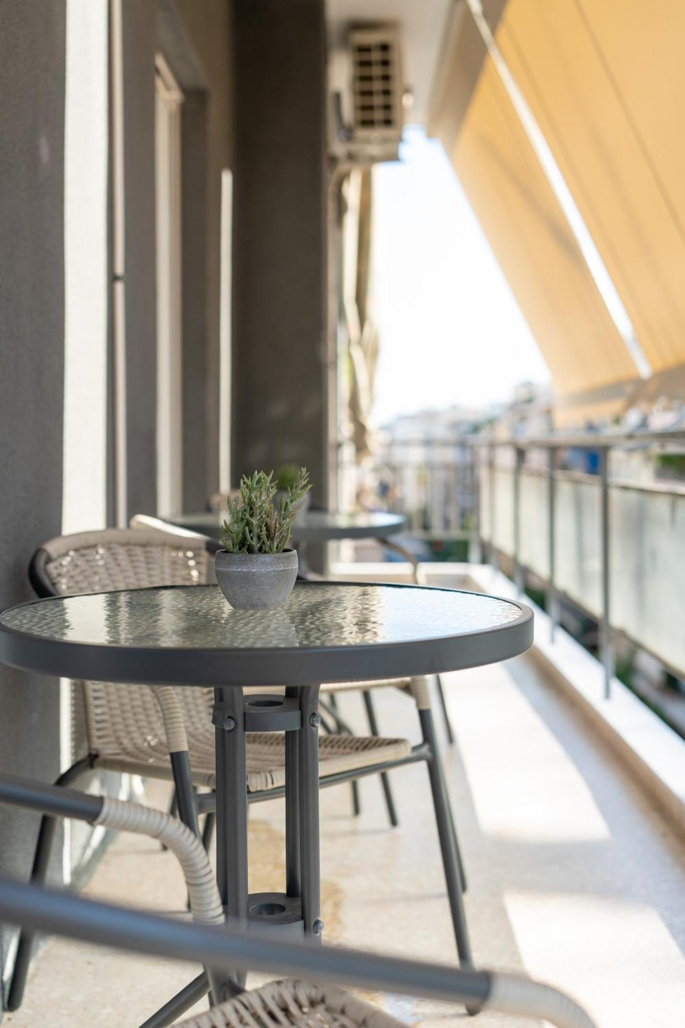 Luxury Apartment Next To The National Museum أثينا المظهر الخارجي الصورة